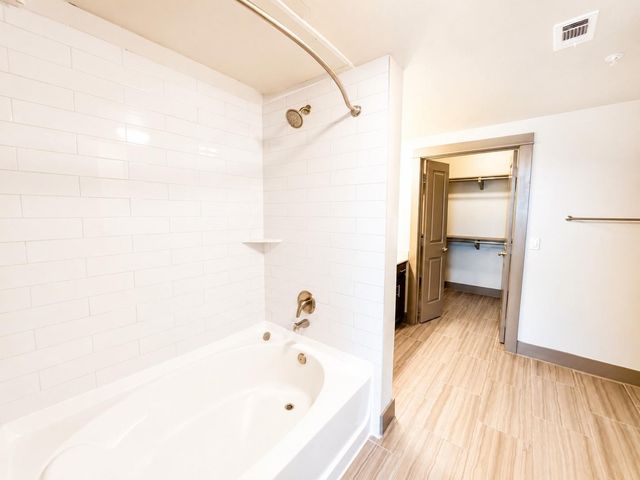 2910 Milam St Street 1426, Houston, TX 77006