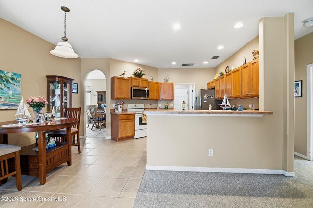 698 Thuringer Street NW, Palm Bay, FL 32907