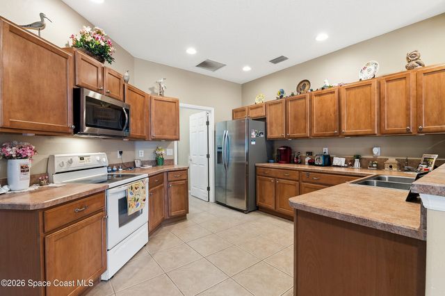 698 Thuringer Street NW, Palm Bay, FL 32907