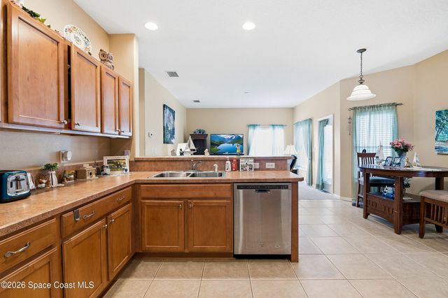 698 Thuringer Street NW, Palm Bay, FL 32907