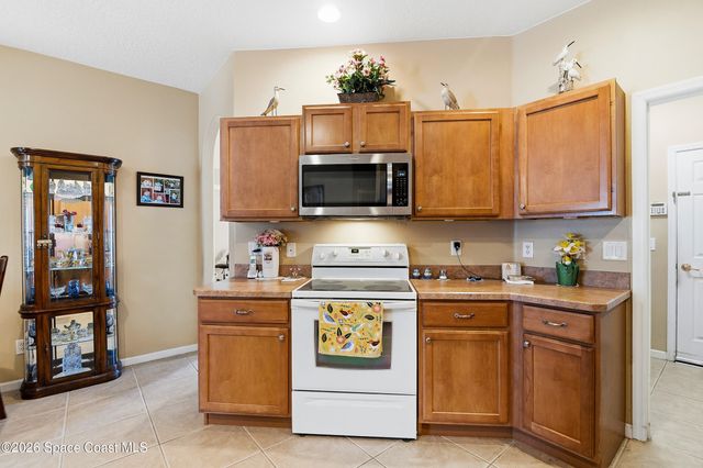 698 Thuringer Street NW, Palm Bay, FL 32907