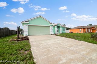 698 Thuringer Street NW, Palm Bay, FL 32907