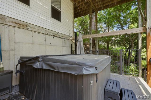 688 Meramec View Drive, Eureka, MO 63025