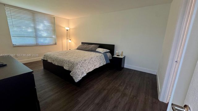 3390 Foxcroft Road C305, Miramar, FL 33025