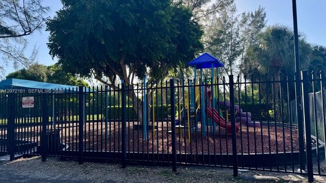 3390 Foxcroft Road C305, Miramar, FL 33025