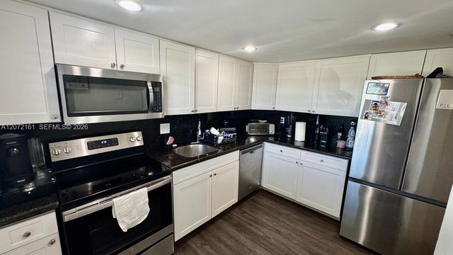 3390 Foxcroft Road C305, Miramar, FL 33025