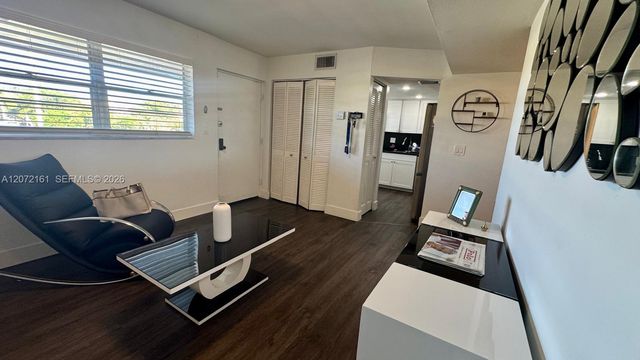 3390 Foxcroft Road C305, Miramar, FL 33025