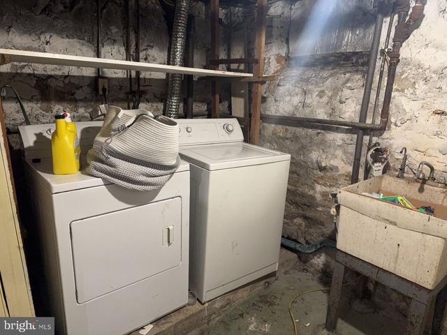 3045 GUILFORD AVE, Baltimore, MD 21218