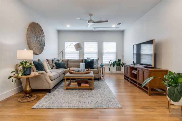 7103 Brisa Drive, Dallas, TX 75223