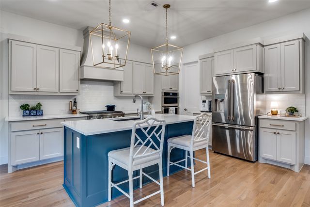 7103 Brisa Drive, Dallas, TX 75223