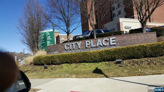 6104 City Place, Edgewater, NJ 07020
