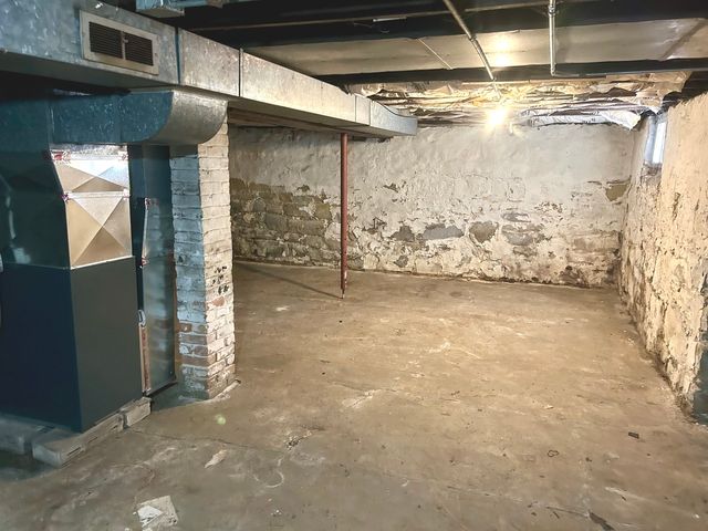 12814 Greenwood Avenue, Blue Island, IL 60406