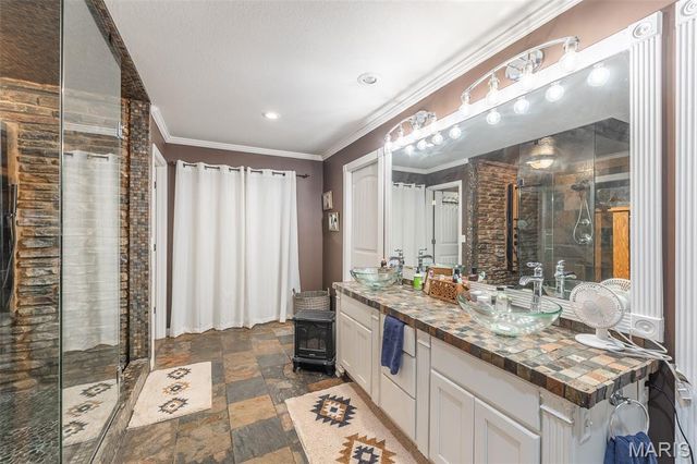 489 Pumpkin Patch Road, Doniphan, MO 63935