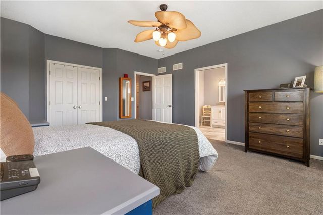 25605 Parallel Road, Tonganoxie, KS 66086