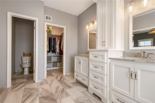 25605 Parallel Road, Tonganoxie, KS 66086