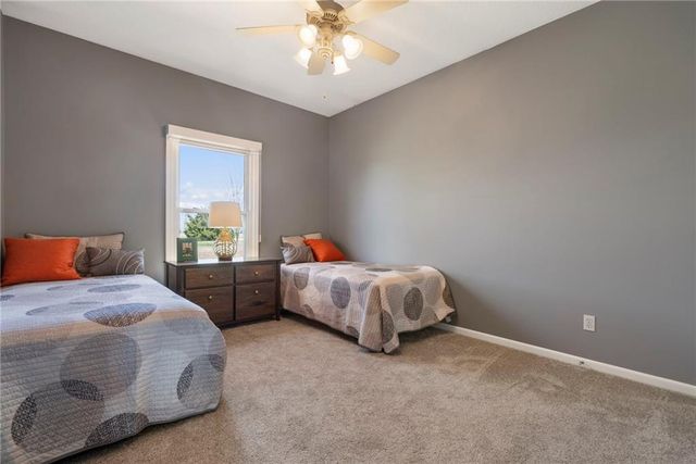 25605 Parallel Road, Tonganoxie, KS 66086