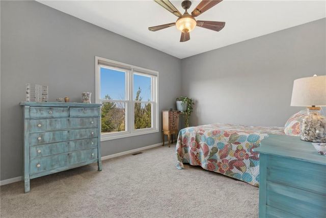 25605 Parallel Road, Tonganoxie, KS 66086