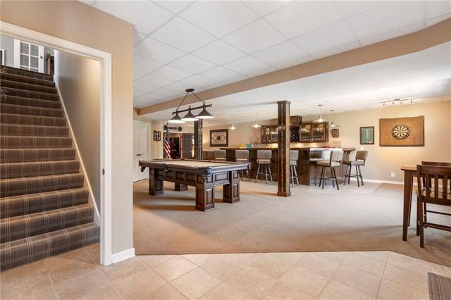 25605 Parallel Road, Tonganoxie, KS 66086