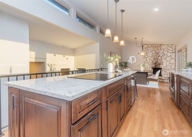 18631 E Spring Lake Drive SE, Renton, WA 98058