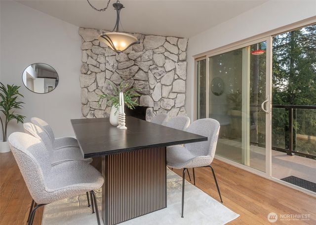 18631 E Spring Lake Drive SE, Renton, WA 98058