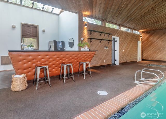 18631 E Spring Lake Drive SE, Renton, WA 98058