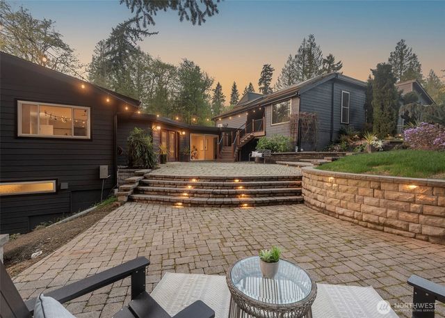 18631 E Spring Lake Drive SE, Renton, WA 98058