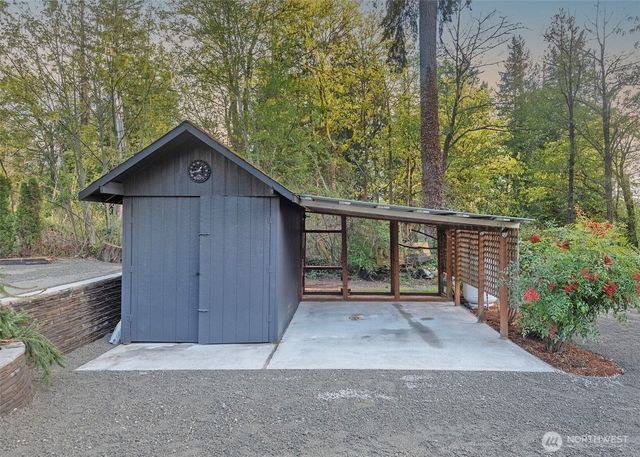 18631 E Spring Lake Drive SE, Renton, WA 98058