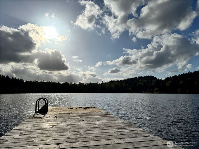 18631 E Spring Lake Drive SE, Renton, WA 98058