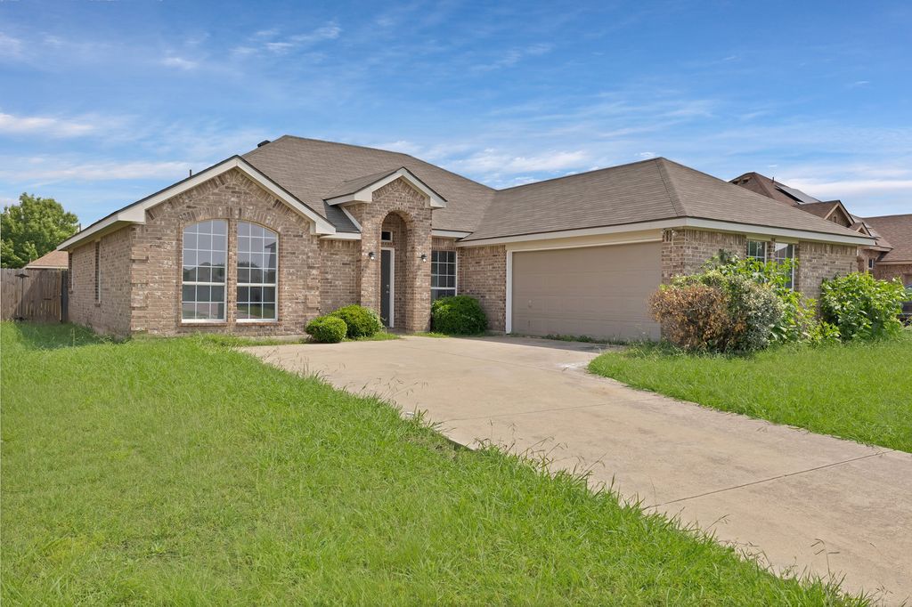 108 Waterview Parkway, Red Oak, TX 75154