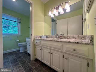 933 GREENLEA RD, Hershey, PA 17033