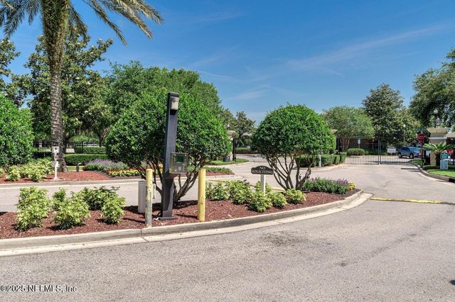 6939 WOODY VINE Drive, Jacksonville, FL 32258