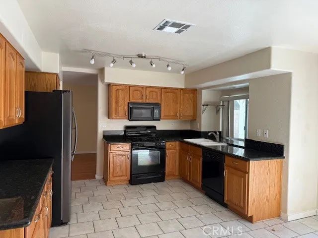 39451 Beacon, Palmdale, CA 93551