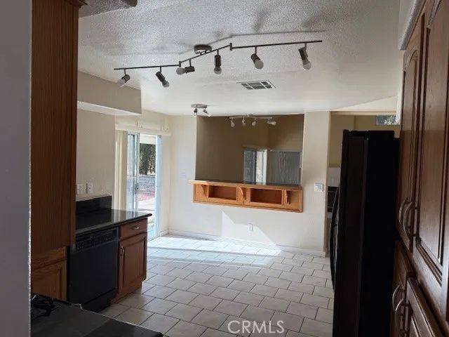 39451 Beacon, Palmdale, CA 93551