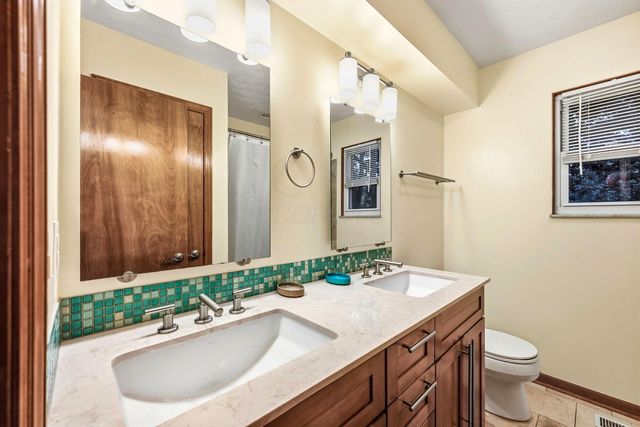 2567 Starford Drive, Dublin, OH 43016