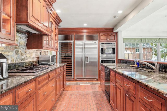 1271 BYBERRY RD, Huntingdon Valley, PA 19006