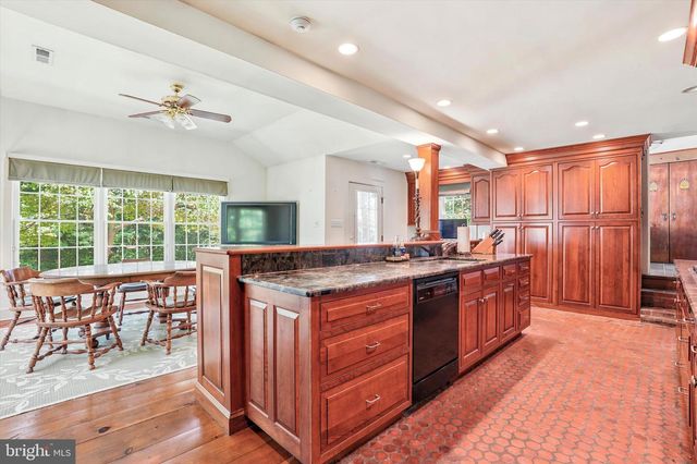 1271 BYBERRY RD, Huntingdon Valley, PA 19006