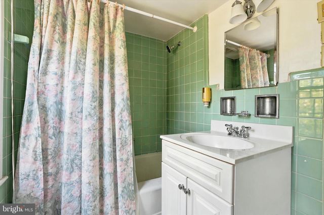 1271 BYBERRY RD, Huntingdon Valley, PA 19006