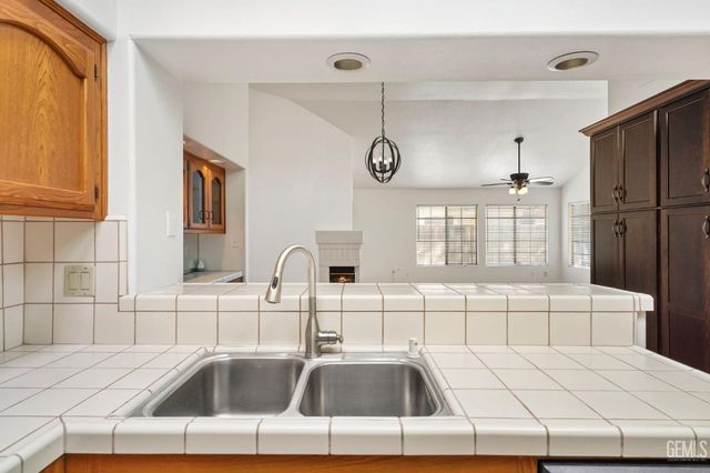 8228 Norfolk Court, Bakersfield, CA 93311
