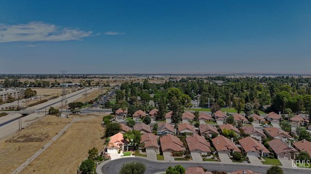 8228 Norfolk Court, Bakersfield, CA 93311