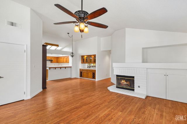 8228 Norfolk Court, Bakersfield, CA 93311