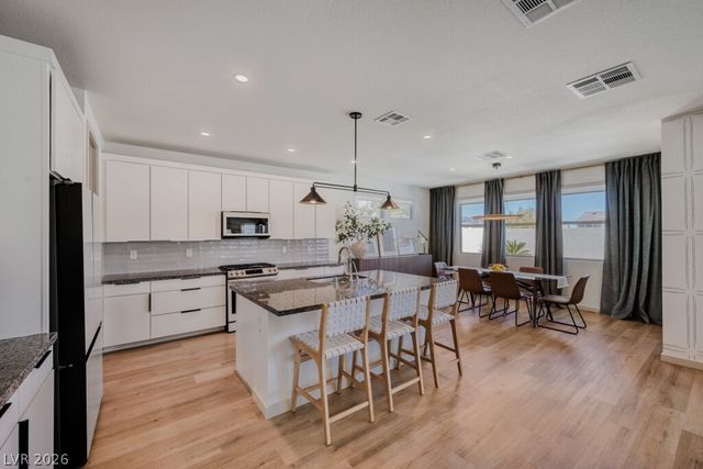 8350 Skye Creek Street, Las Vegas, NV 89166