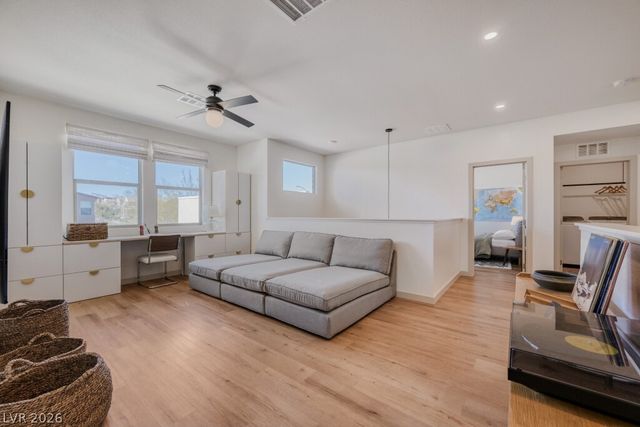 8350 Skye Creek Street, Las Vegas, NV 89166