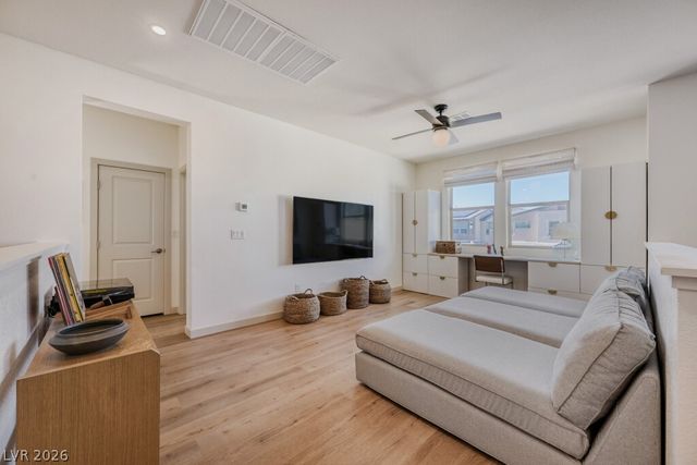 8350 Skye Creek Street, Las Vegas, NV 89166