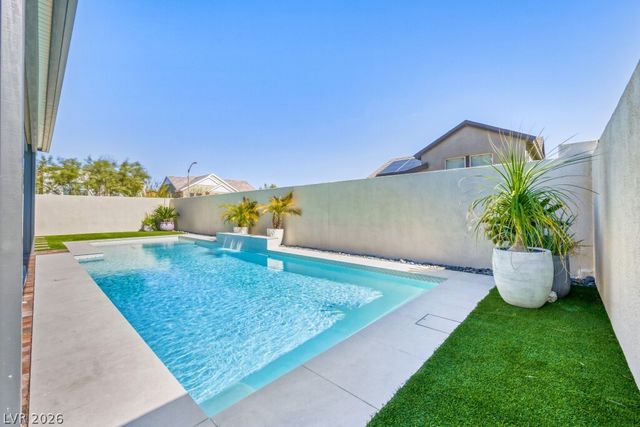 8350 Skye Creek Street, Las Vegas, NV 89166