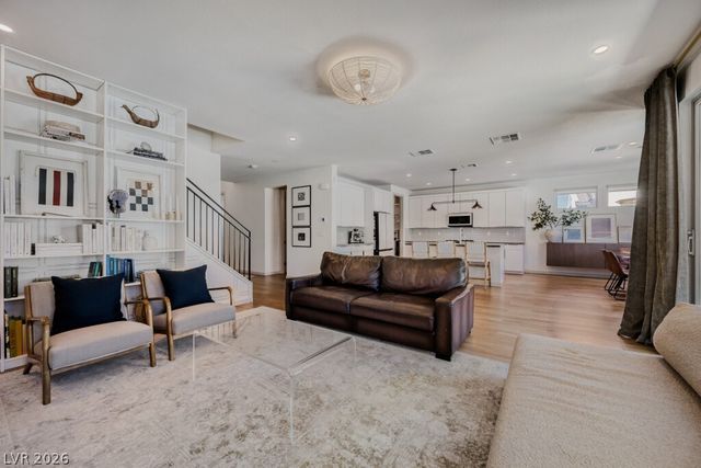 8350 Skye Creek Street, Las Vegas, NV 89166