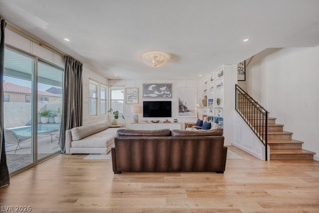 8350 Skye Creek Street, Las Vegas, NV 89166