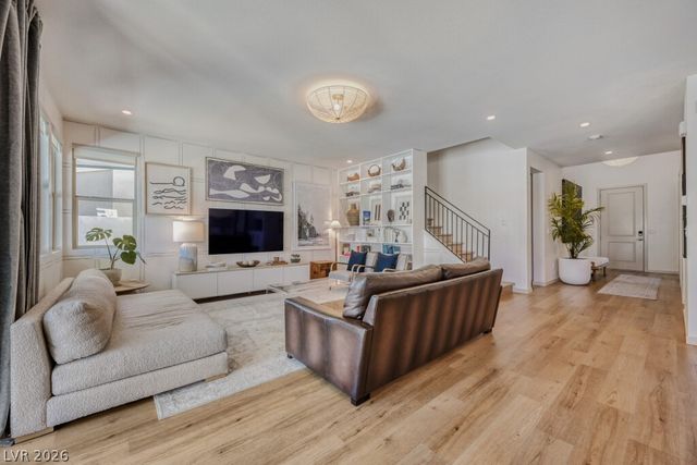 8350 Skye Creek Street, Las Vegas, NV 89166