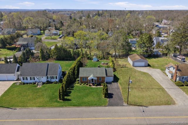 359 Fishel Avenue, Riverhead, NY 11901