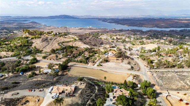 14735 Descanso, Lake Mathews, CA 92570
