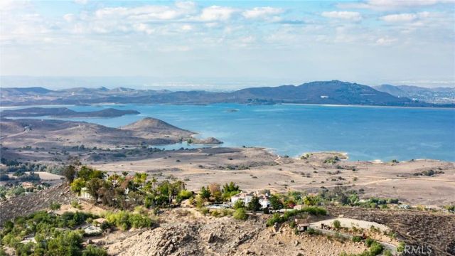 14735 Descanso, Lake Mathews, CA 92570